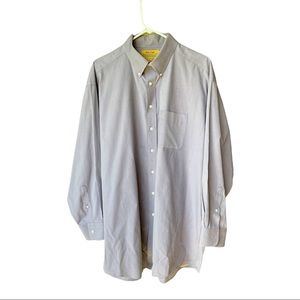 Gold Label Roundtree & Yorke. Size 17 33 gray in color. Long sleeve.